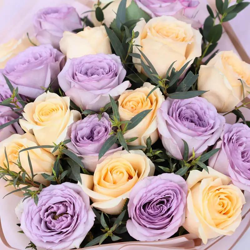 Beauty Glow 21 Roses Bouquet