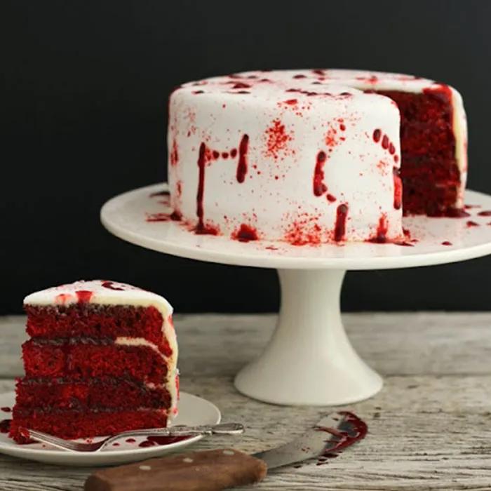 Bloody Red Velvet Cake 4 Portion