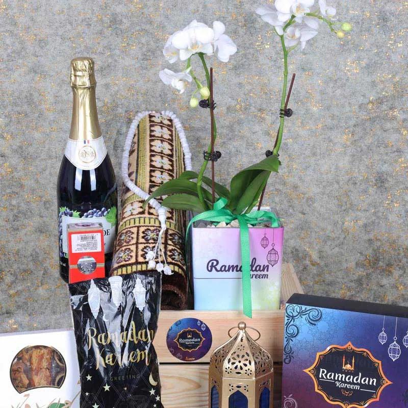 Calm and Peaceful Ramadan Hamper