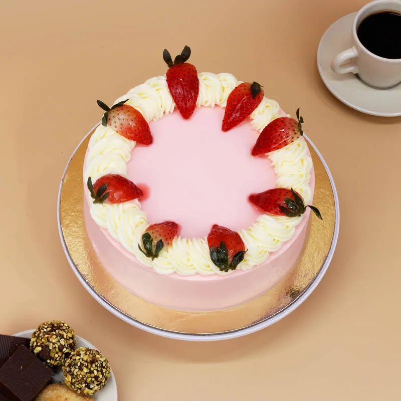 Classic Strawberry Cake 4 Portion