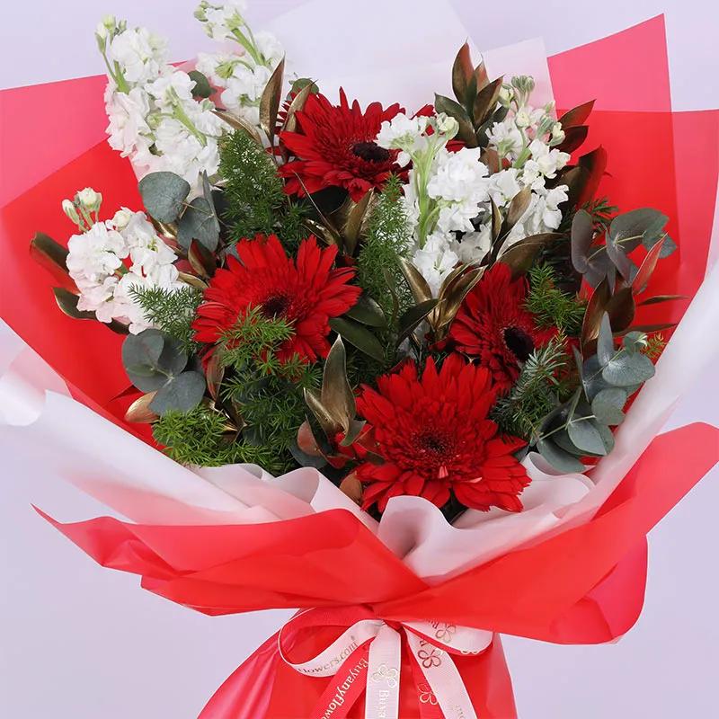 Couple Red and White Flower Bouquet