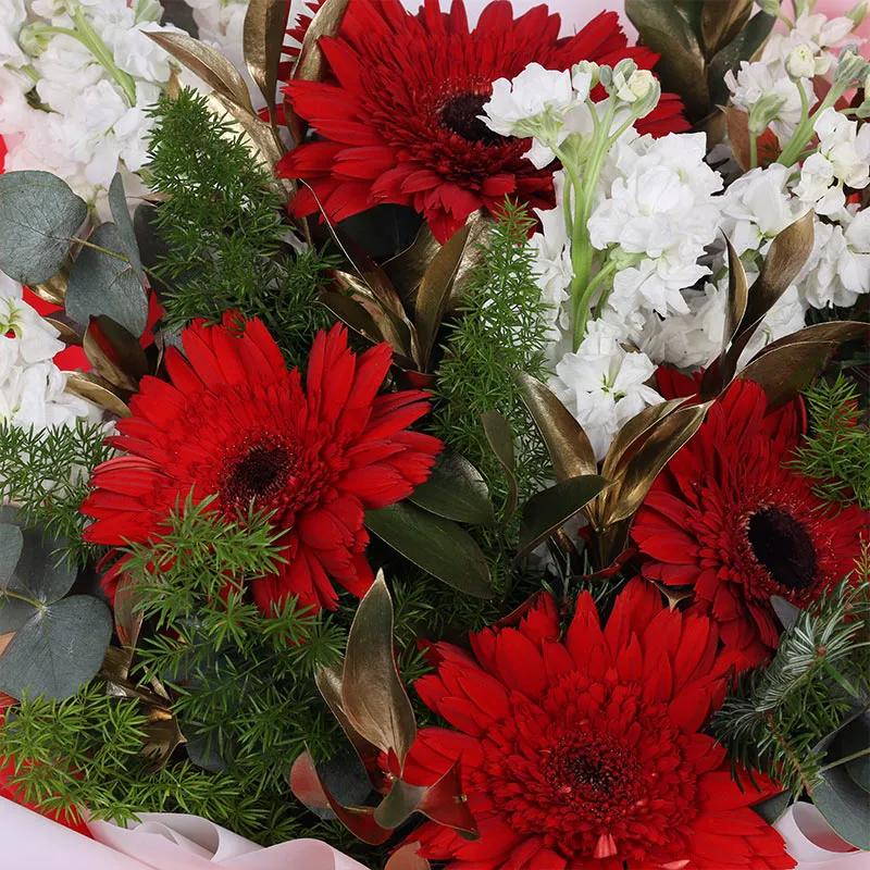 Couple Red and White Flower Bouquet