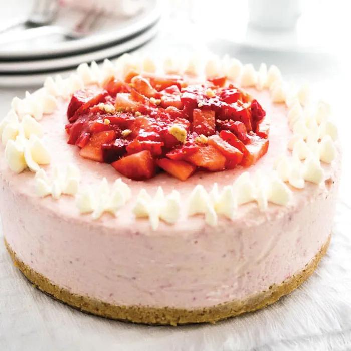 Elegant Strawberry Cheesecake 4 Portion