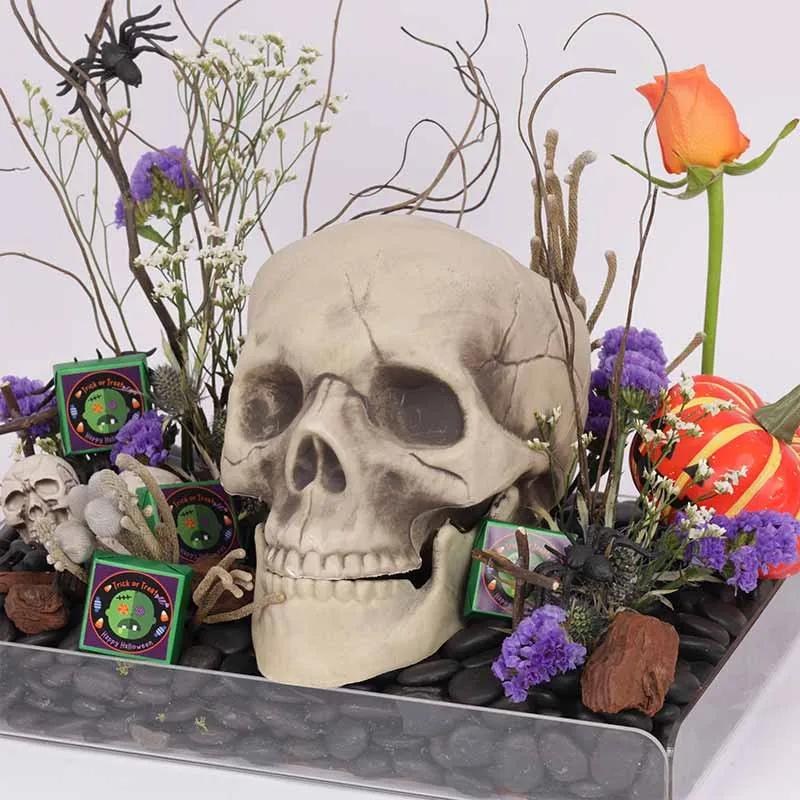 Head on the Tray Arrangement