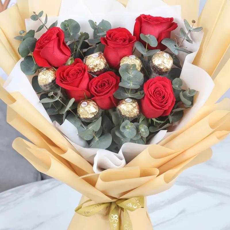 Lovely 6 Red Roses and Ferrero Bouquet
