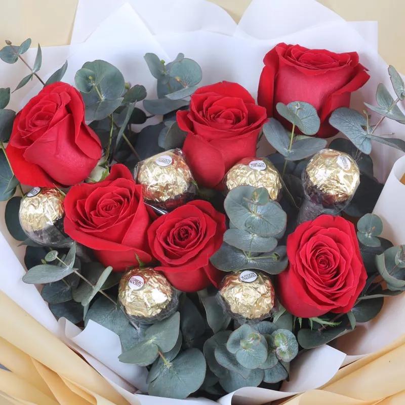 Lovely 6 Red Roses and Ferrero Bouquet