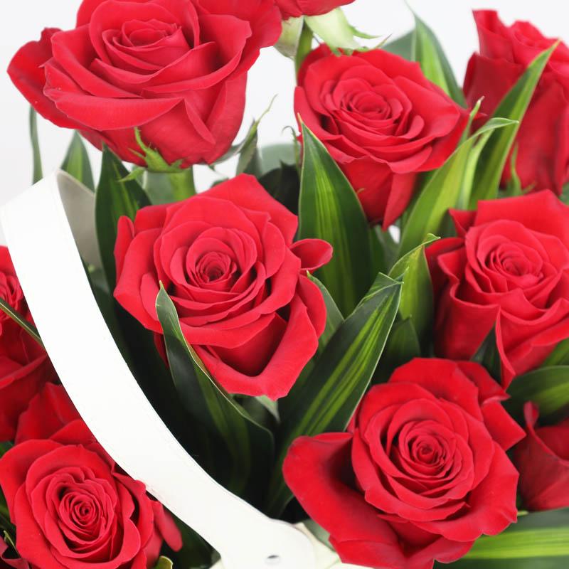 Present 15 Red Roses Box
