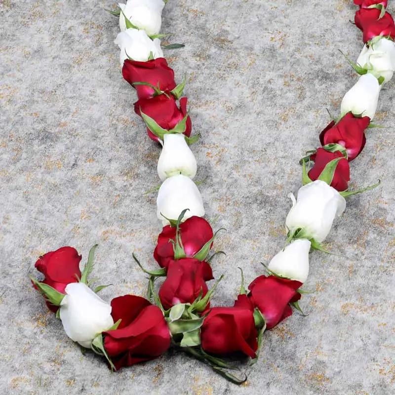 Red and White Roses Garland