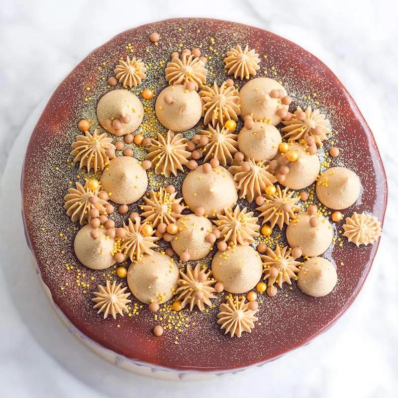 Salted Caramel Cake 4 Portion
