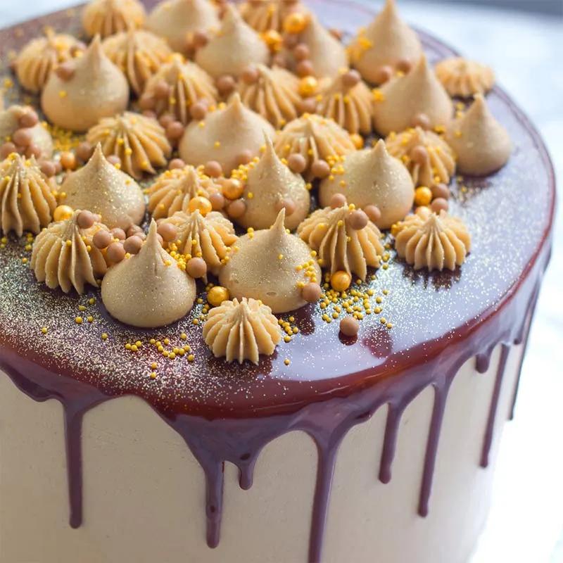 Salted Caramel Cake 4 Portion
