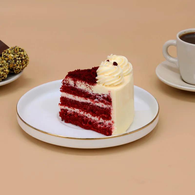 Yummy Red Velvet Cake 4 Portion