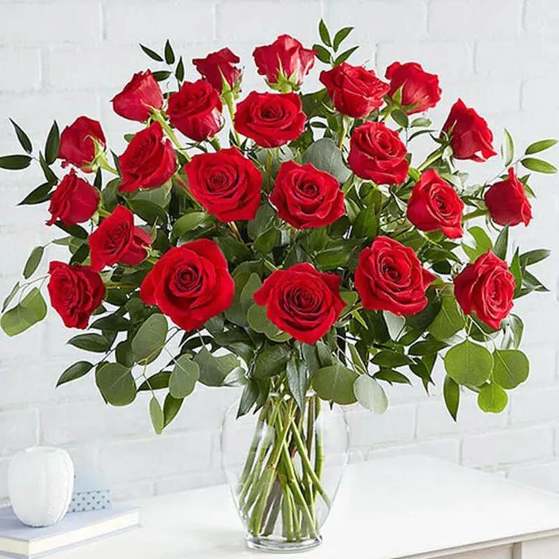 Elegant 25 Red Roses In Vase