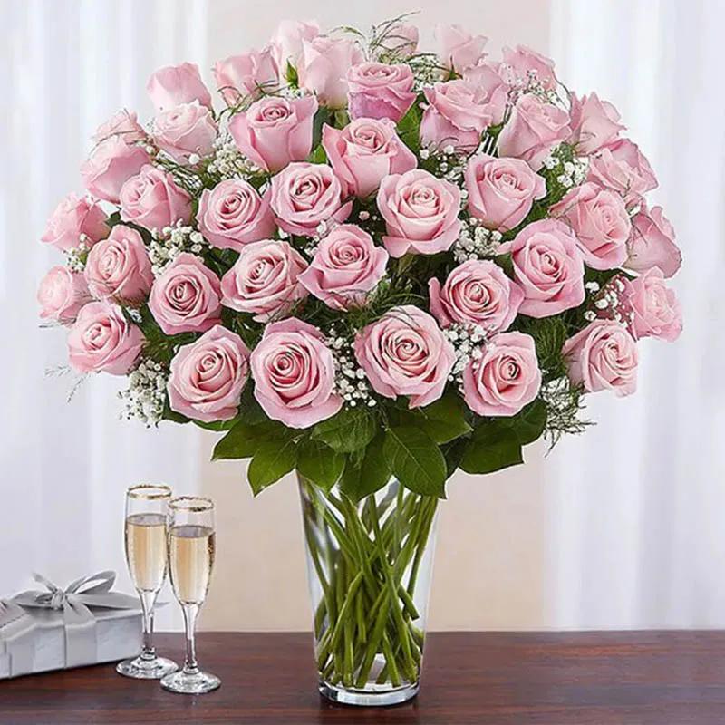Elegant 50 Pink Roses In Vase